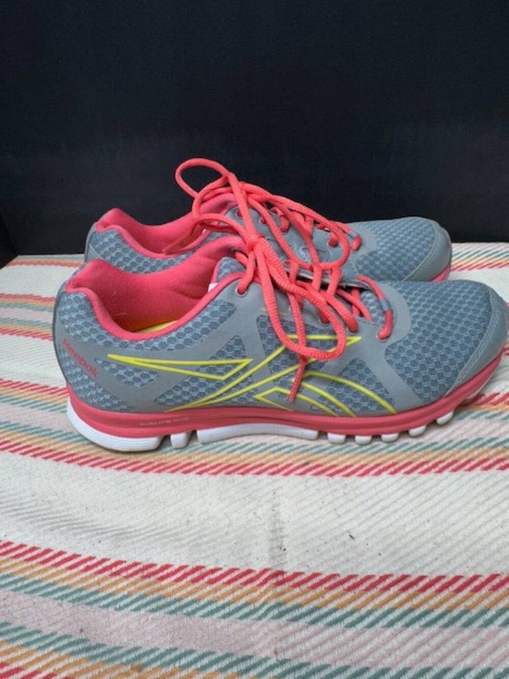 Reebok Sublite Duo Woman's Size 8